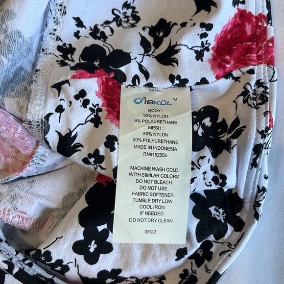 Ibkul Linited Edition 14in Swing Skort Xenia Red and Black Floral NWT - Picture 10 of 14